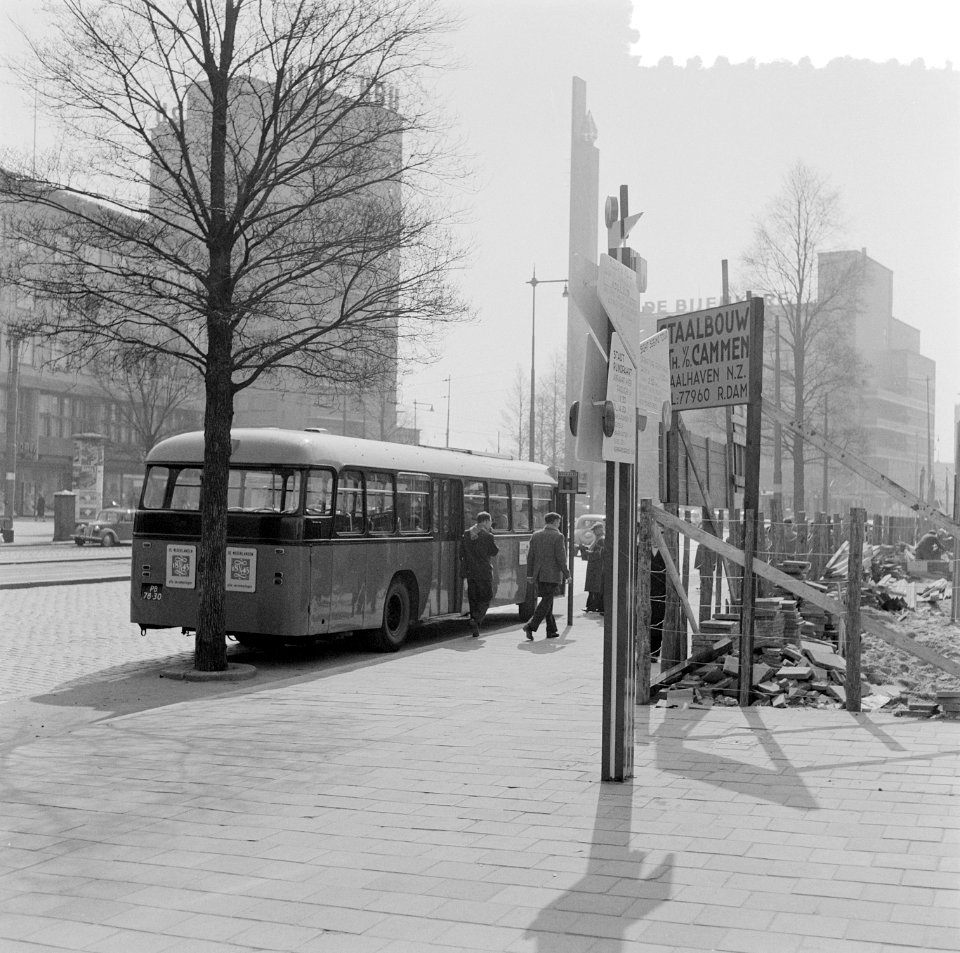 Vertrek eerste rondritbus VVV Coolsingel toeristen Rotter, Bestanddeelnr 908-4709