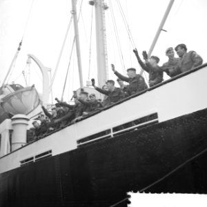 Vertrek eerste detachement van de eerste Surinaamse compagnie per Ms. Willemstad, Bestanddeelnr 911-9774