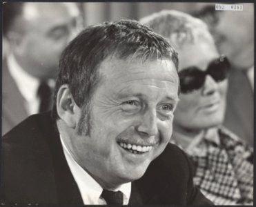 Vertrek, persconferenties, artiesten, Hermans,Toon, Bestanddeelnr 092-0181