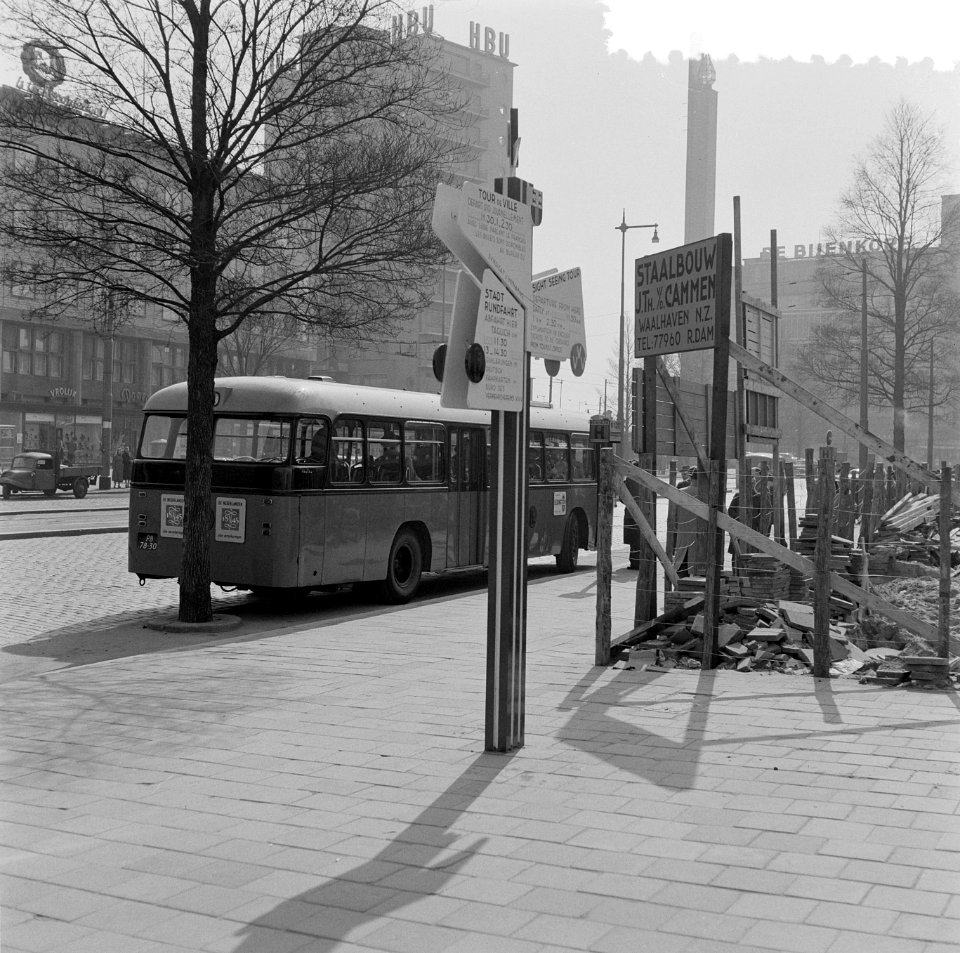 Vertrek eerste rondritbus VVV Coolsingel toeristen Rotter, Bestanddeelnr 908-4710