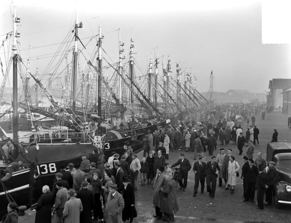Vertrek haringvloot uit IJmuiden, Bestanddeelnr 904-5822