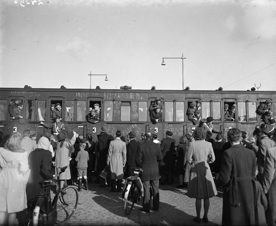 Vertrek aflossingstroepen naar Nederlands-Indië Indonesië, Bestanddeelnr 902-4395