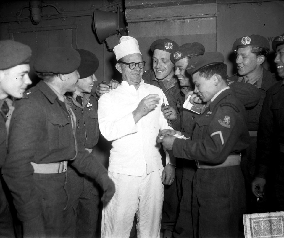 Vertrek Korea vrijwilligers met het Amerikaans troepentransportschip 'General J., Bestanddeelnr 904-4999