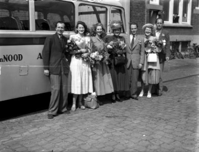 Vertrek gezelschap Comedia naar Indie. Opdracht Parool @, Bestanddeelnr 902-7916