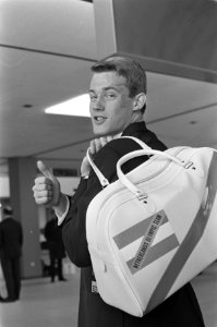 Vertrek Frits Bartling naar Olympische Spelen (Grenoble), Bestanddeelnr 921-0370