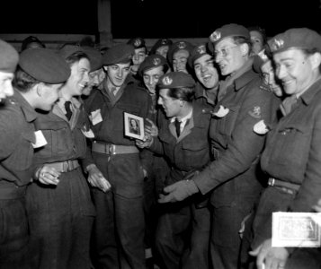 Vertrek Korea vrijwilligers met het Amerikaans troepentransportschip 'General J., Bestanddeelnr 904-4997