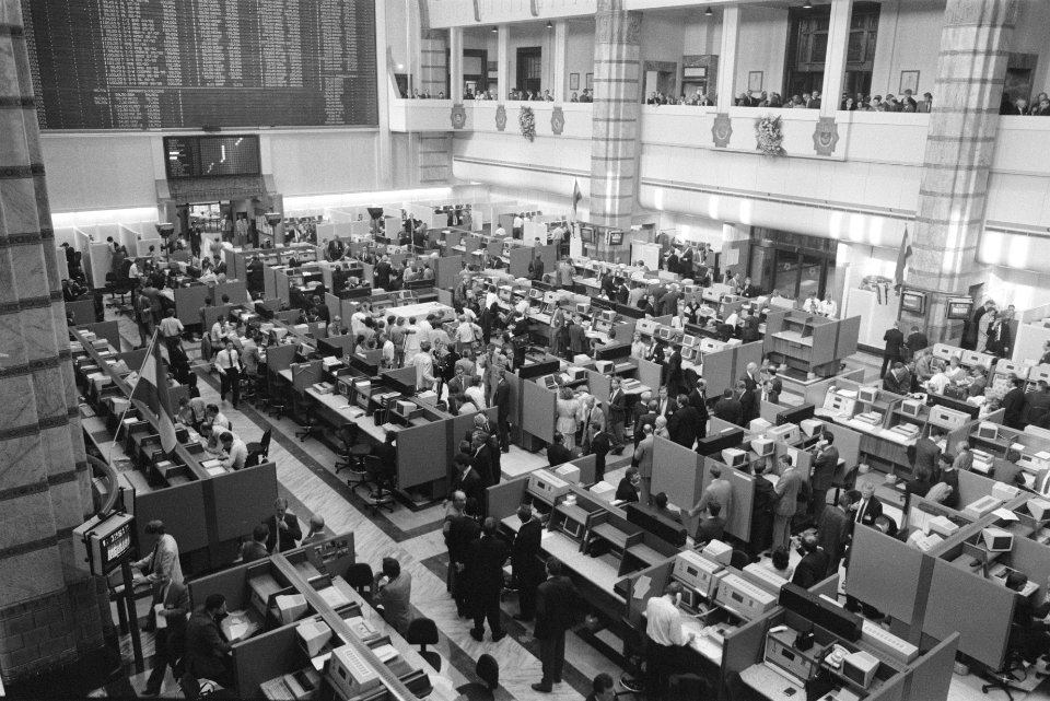 Vernieuwde Effectenbeurs Amsterdam in gebruik genomen overzicht, Bestanddeelnr 934-3204