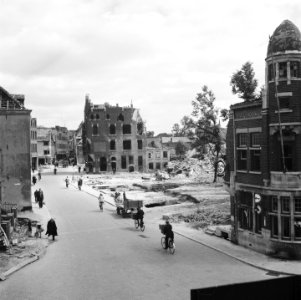 Vernielingen Venlo Locatie Vleesstraat met rechts op huidige gespiegelde foto , Bestanddeelnr 900-5711