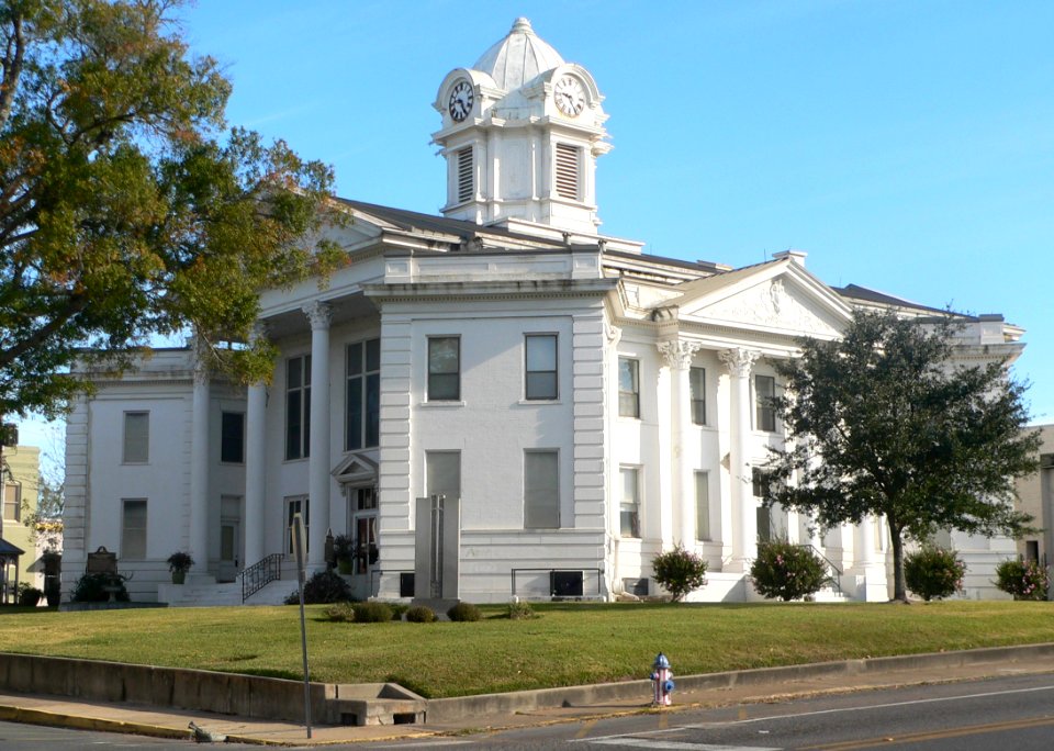 Vernon Parish courthouse from SW 1