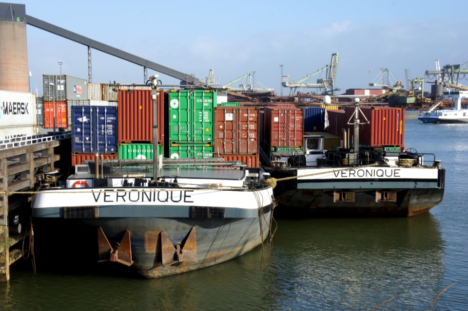 Veronique ENI 02324750 & Veronique II ENI 02323261, Hartelhaven, Port of Rotterdam, pic1