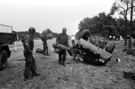 Verongelukt militair voertuig, Bestanddeelnr 928-6630