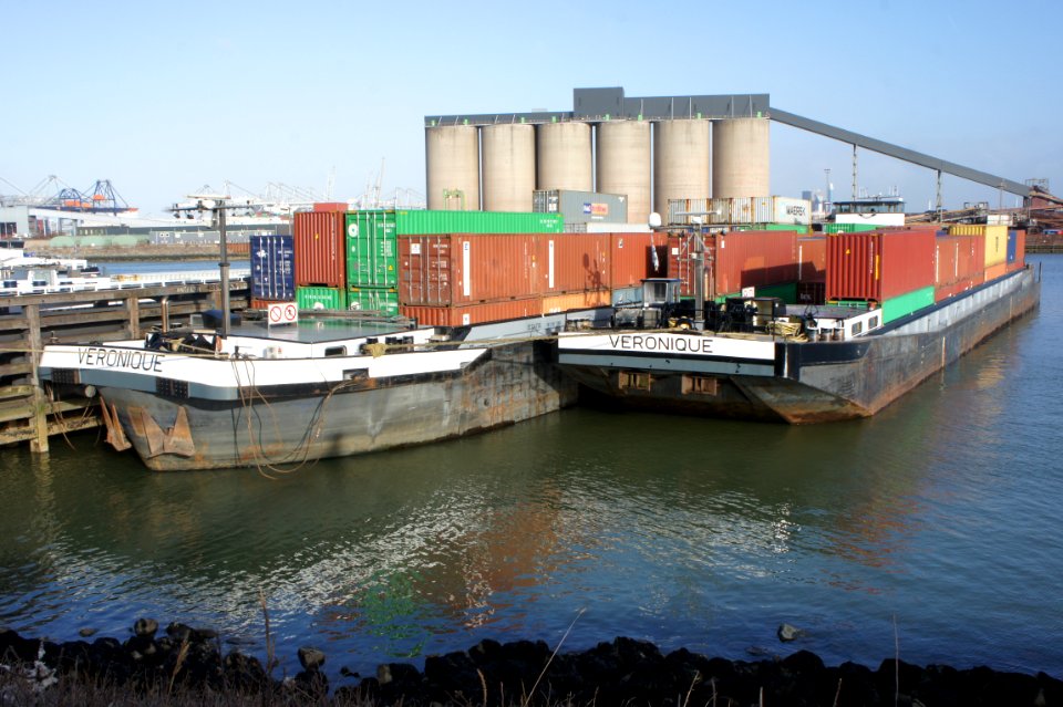 Veronique ENI 02324750 & Veronique II ENI 02323261, Hartelhaven, Port of Rotterdam, pic2