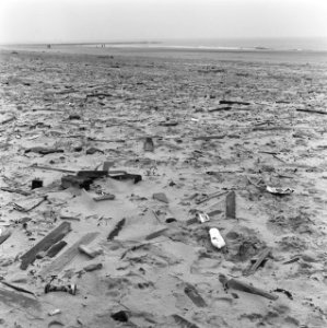 Verontreinigingen, strand, kijkduin, Bestanddeelnr 167-0069