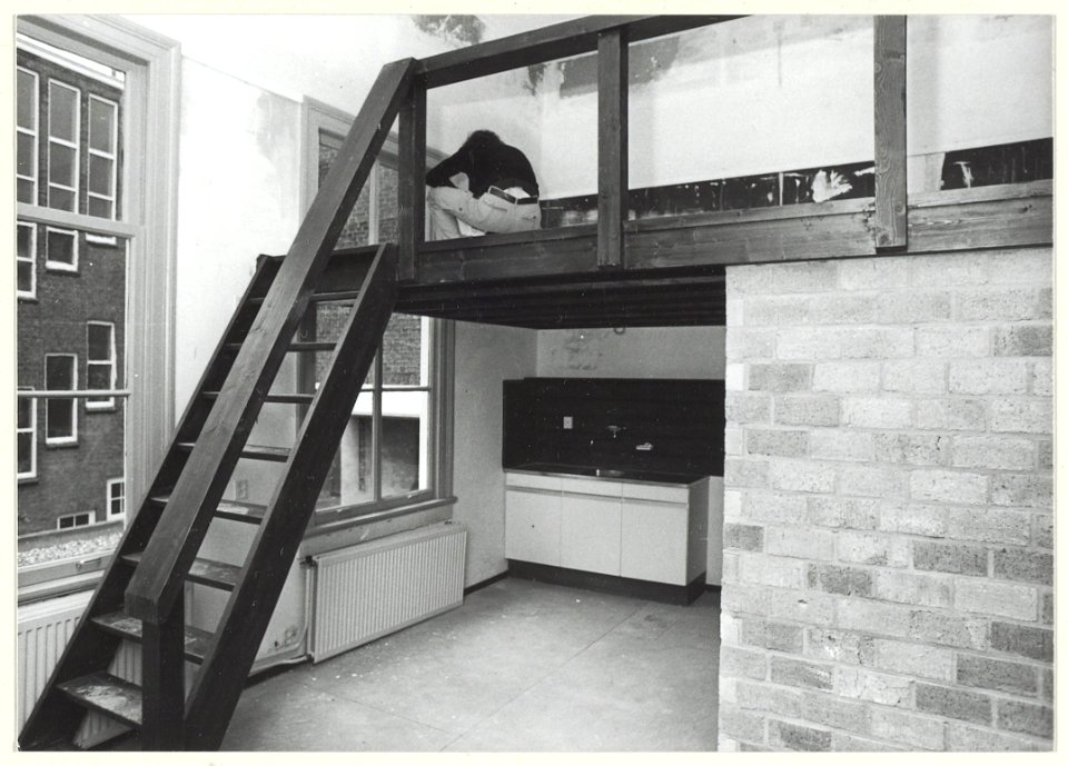 Veronicaklooster Spaarne 81. In het gebouw worden appartementen voor alleenstaanden en tweepersoons huishoudens gemaakt. NL-HlmNHA 54005070