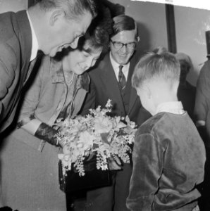 Verloofde paar in Den Haag , jongste zoon van premier Marijnen Peter Paul felici, Bestanddeelnr 917-5297