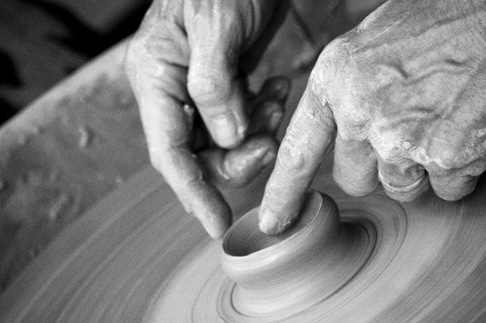 Pottery wheel throwing wrinkles