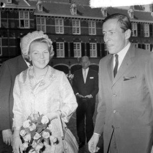 Verloofde paar bij Raad van State , Prinses Beatrix en Claus, Bestanddeelnr 917-9224