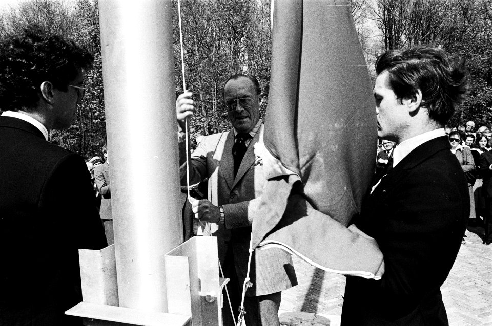 Verrichting van de opening door het hijsen van de vlag, Bestanddeelnr 930-2600
