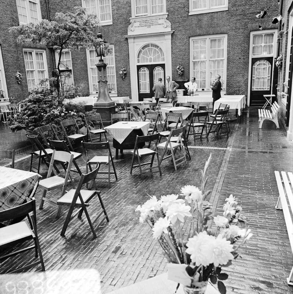 Verregende herdenking 250-jarig bestaan bejaardentehuis Corvershof te Amsterdam, Bestanddeelnr 926-5886