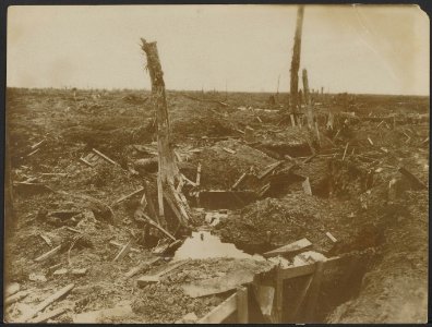 Veroverde Engelsche stelling bij Armentières door Duitsch artillerievuur sterk g, Bestanddeelnr 158-2385