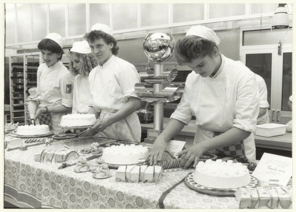 Verspronckweg, scholengemeenschap Haarlem leerlingen van de (banket-)bakkersafdeling, NL-HlmNHA 54023558