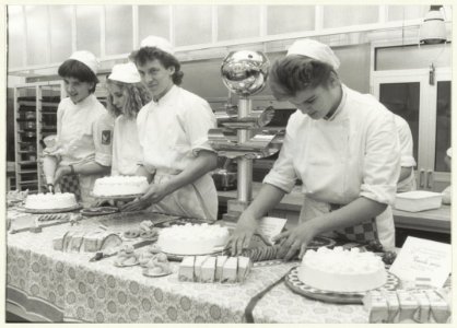 Verspronckweg, scholengemeenschap Haarlem leerlingen van de (banket-)bakkersafdeling, NL-HlmNHA 54023558