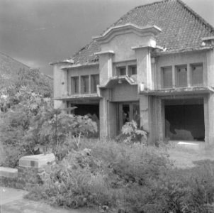 Verwoest huis in Bandoeng, Bestanddeelnr 255-8406