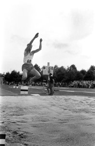 Verspringen Heren. Ad de Jong in actie, Bestanddeelnr 921-5694