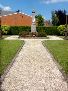 Vertain (Nord, Fr) monument aux morts
