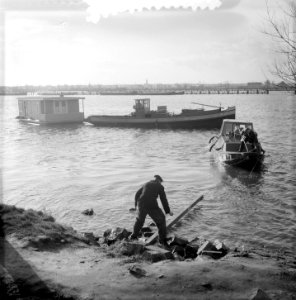 Verslepen woonscheepjes uit Vlothaven, Bestanddeelnr 907-5542