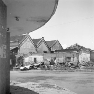 Verwoeste winkels in Bandoeng, Bestanddeelnr 255-8404