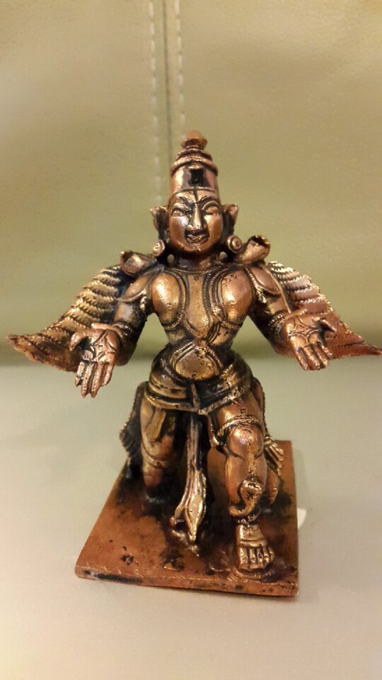 Statue antique brown god
