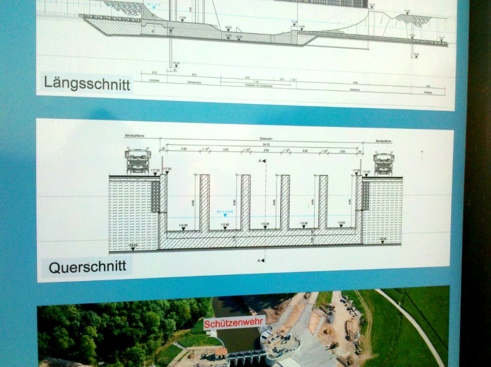 Verteilerbauwerk Knauthain im Laufe der Weißen Elster -Infotafel Technische Daten- im April 2020c