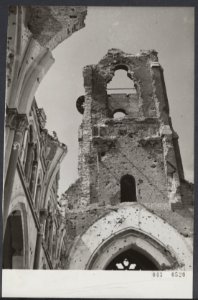 Verwoeste kerk ergens in Nederland, Bestanddeelnr 043-0520