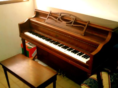 Vertical piano