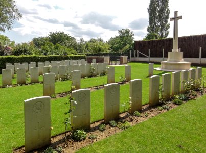 Vertain Communal Cemetery Extension (Nord, Fr) CWGC-2