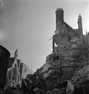 Verwoestingen na luchtaanval op Londen, Bestanddeelnr 935-3532