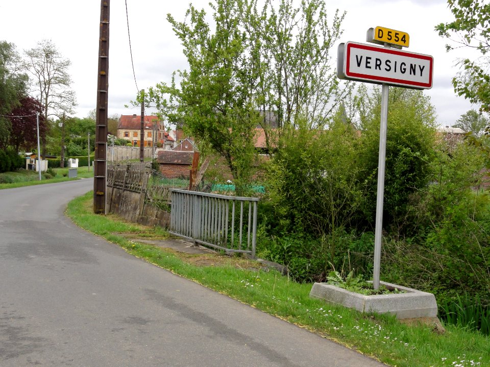 Versigny (Aisne) city limit sign