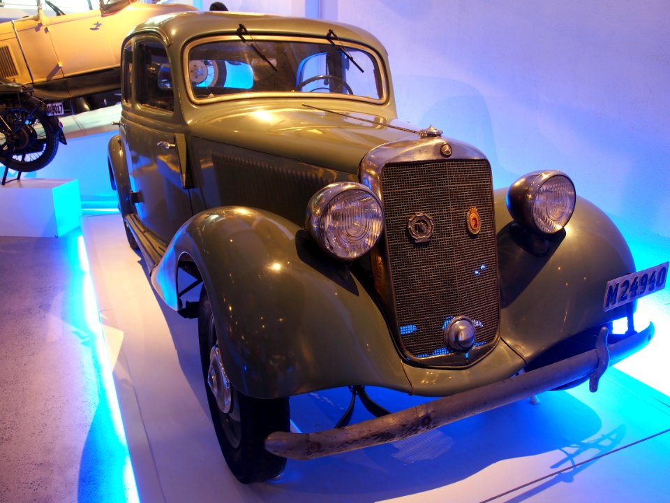 Very old Mercedes at the Teknikens och Sjöfartens hus, Science and Maritime House pic2
