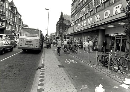 Verwulft ziende naar het oosten. Aangekocht in 1987 van United Photos de Boer bv. - Negatiefnummer 25434 k 27 A. - Gepubliceerd in het Haarlems Dagblad van 31.08.1985. Identificatienummer 54, NL-HlmNHA 54015452