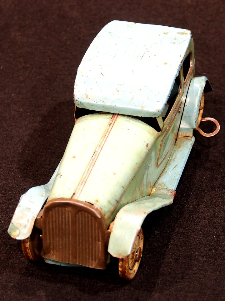 Very old tin automobile toy made in England, pic2