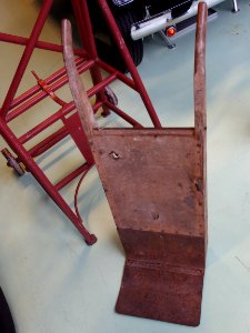 Very old trolley pic1