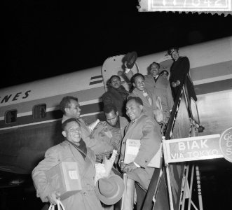Vertrek van Papoeadelegatie naar Nieuw Guinea, Bestanddeelnr 911-7842