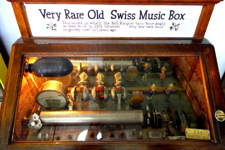 Very Rare Old Swiss Music Box - Musée Mécanique - San Francisco, CA - DSC02916