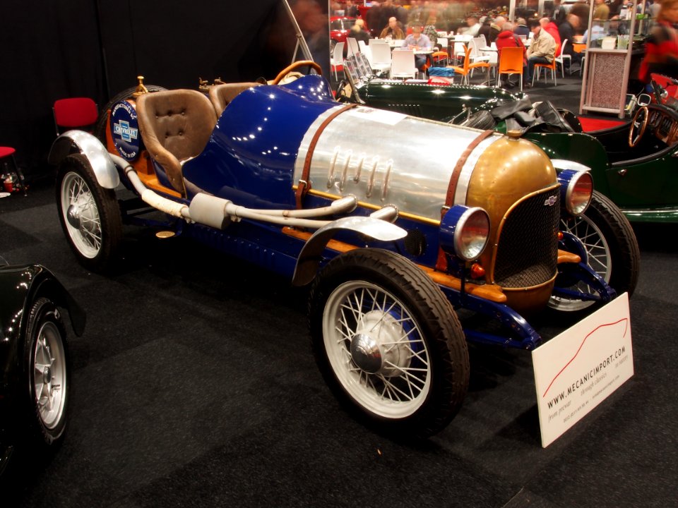 Very old Chevrolet pic2