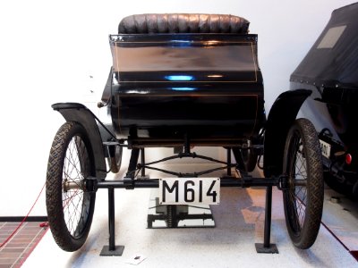 Very old car at the Teknikens och Sjöfartens hus, Science and Maritime House pic02