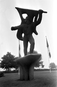 Verzetsmonument bij de Waalbrug te Nijmegen, Bestanddeelnr 922-8020