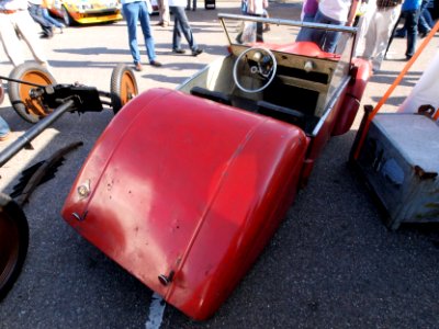 Very very old car of unknown brand pic1