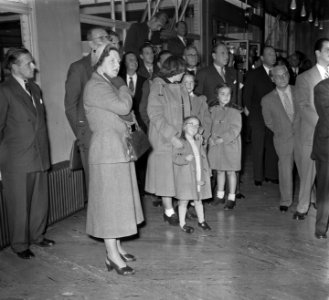 Vertrek Prins Bernhard naar Zuid-Amerika, Bestanddeelnr 905-3833