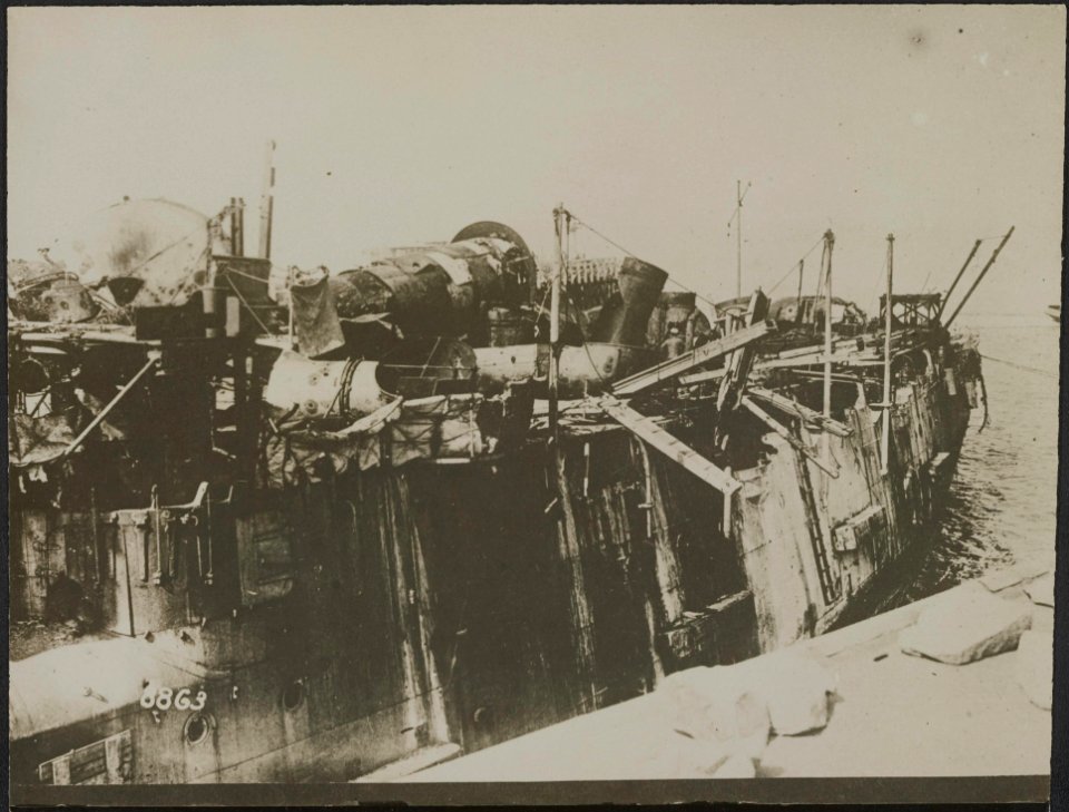Verwoest schip., Bestanddeelnr 158-2213